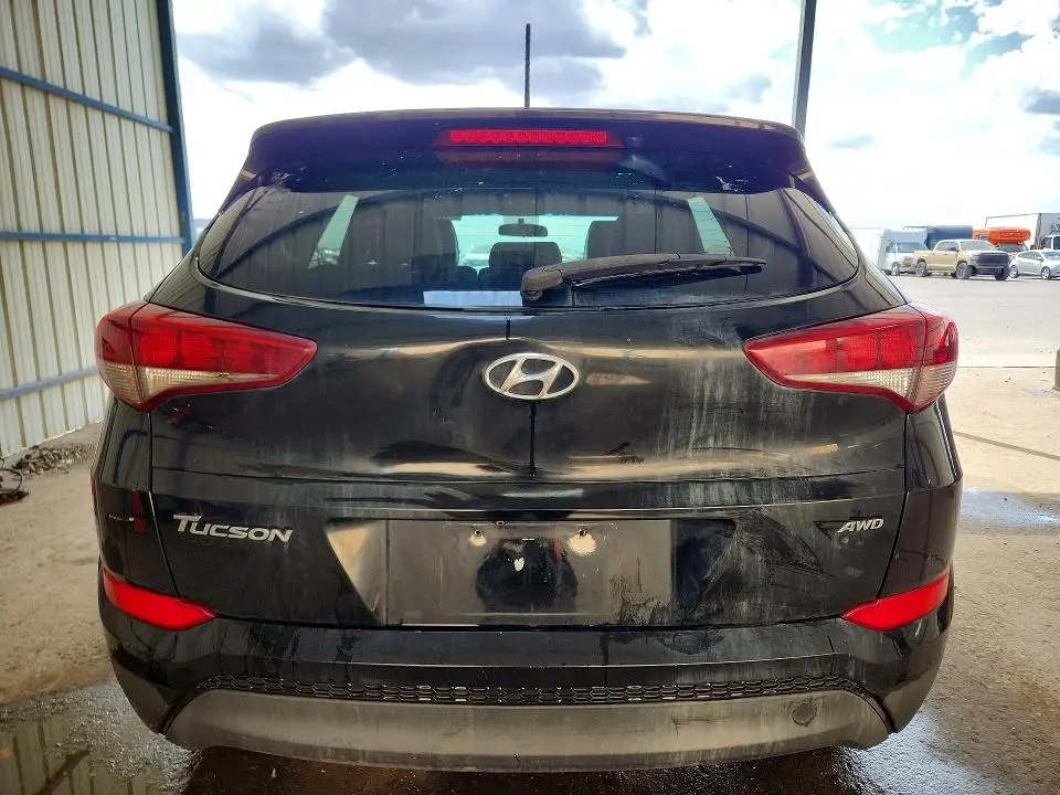 2017 HYUNDAI TUCSON SE  