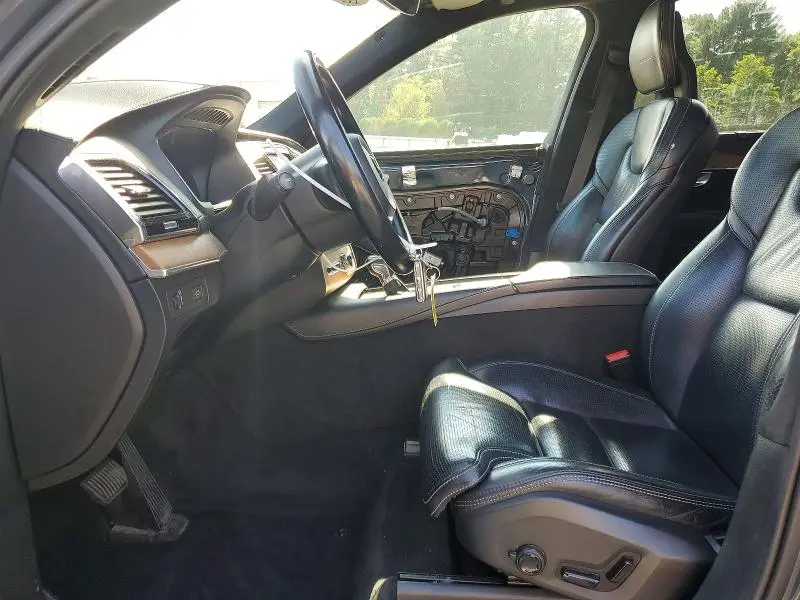 2018 VOLVO XC90 T6  