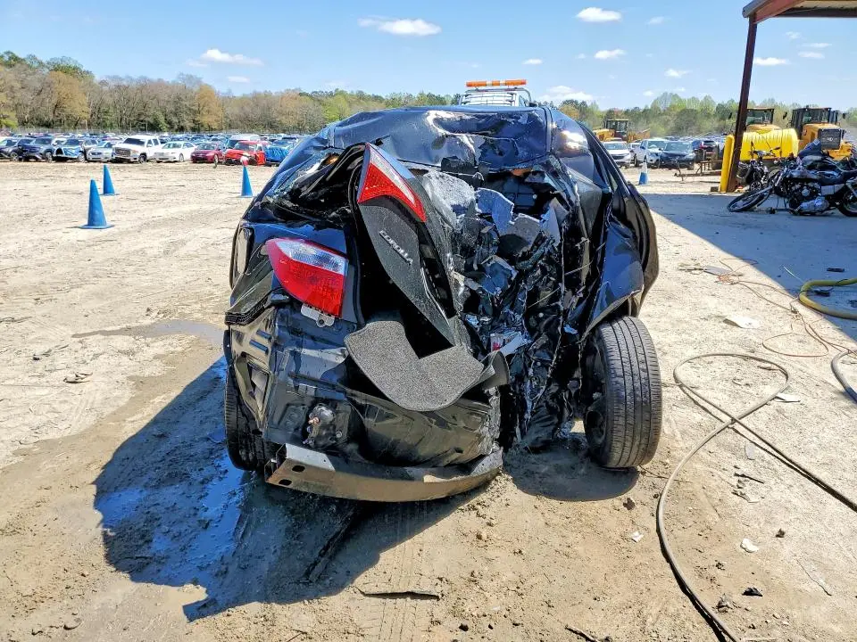 2015 TOYOTA COROLLA LE PLUS  
