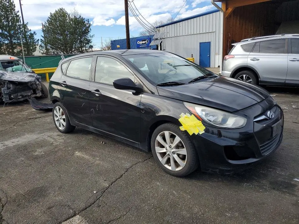 2012 HYUNDAI ACCENT SE  