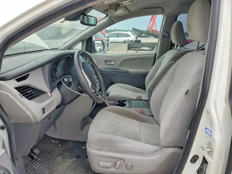 2020 TOYOTA SIENNA LE  