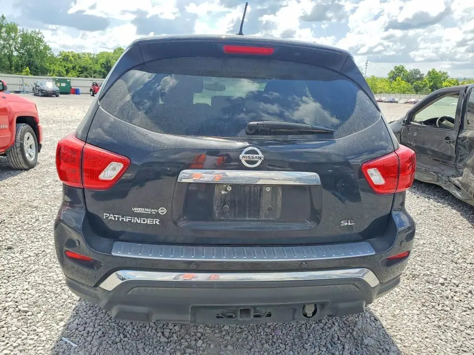 2017 NISSAN PATHFINDER SL  