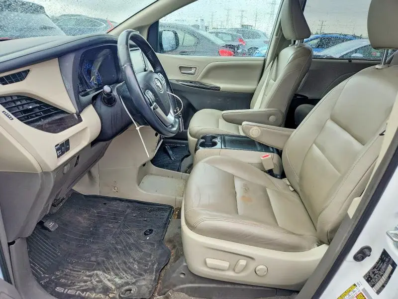 2019 TOYOTA SIENNA XLE 8-PASSENGER  