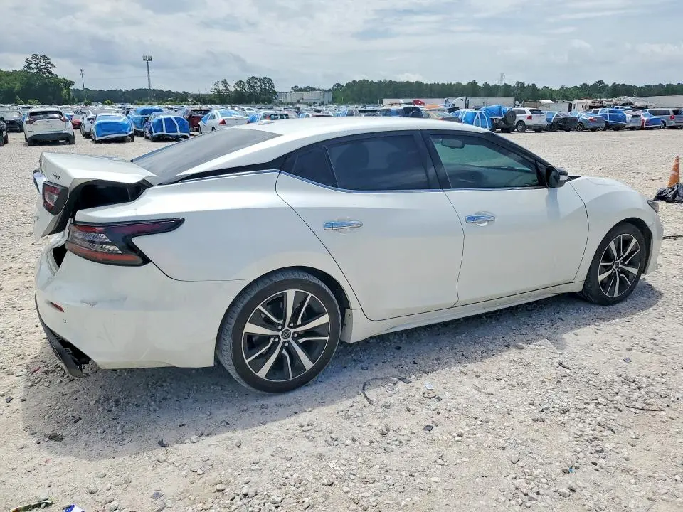 2023 NISSAN MAXIMA SV  