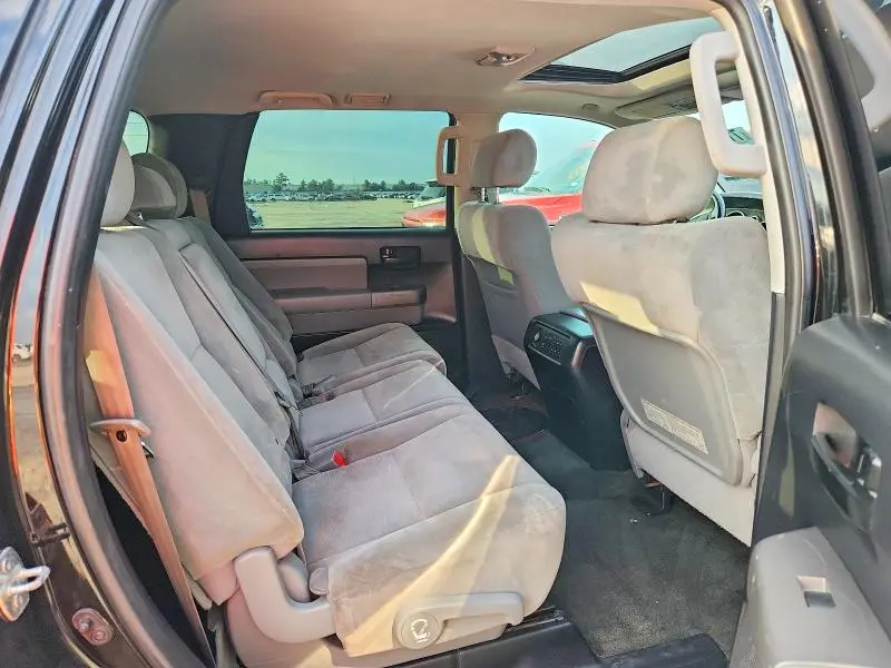 2013 TOYOTA SEQUOIA SR5  