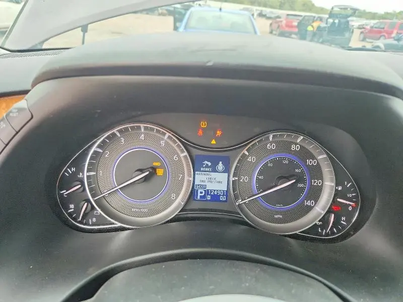 2011 INFINITI QX56 BASE  