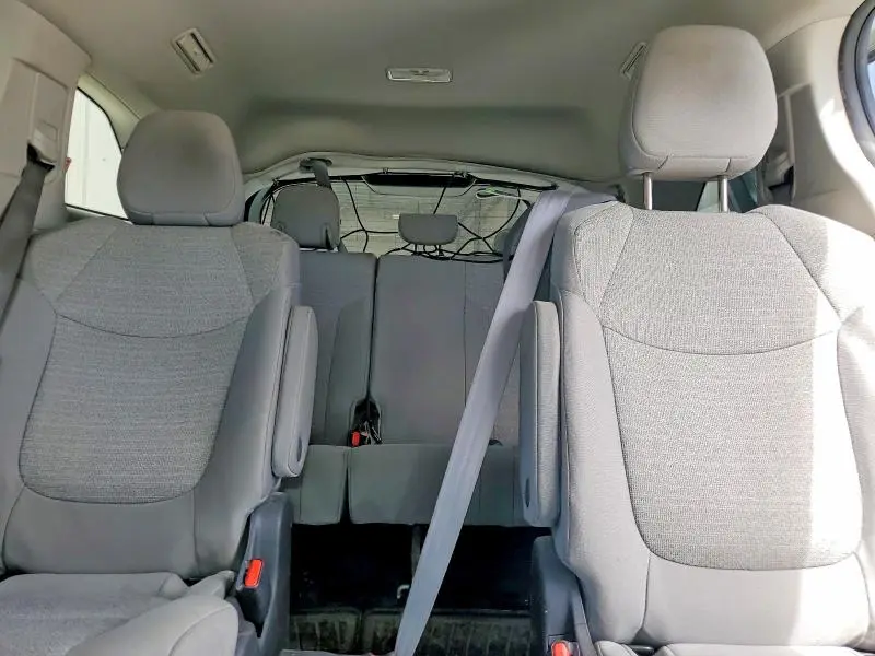 2022 TOYOTA SIENNA LE  