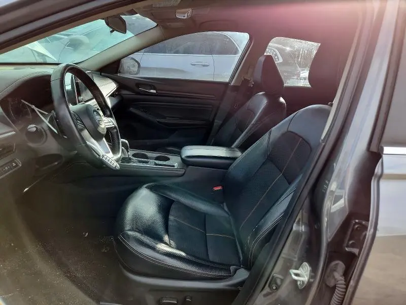 2021 NISSAN ALTIMA SR  