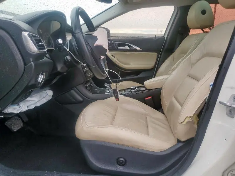 2018 INFINITI QX30 BASE  