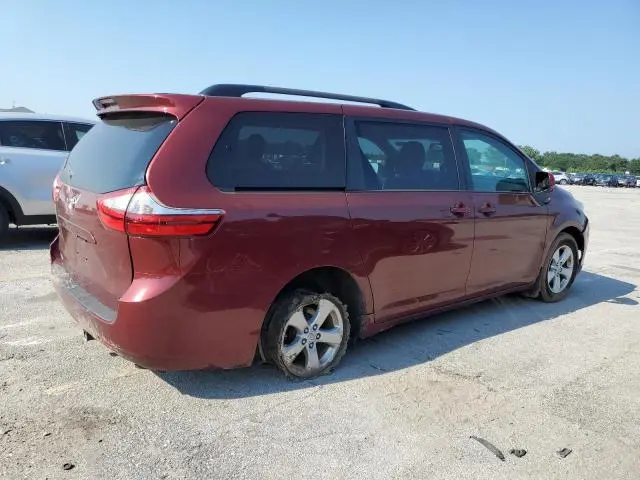 2017 TOYOTA SIENNA LE  
