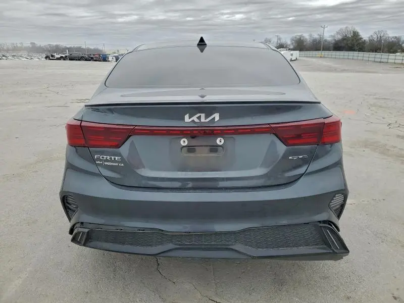 2024 KIA FORTE GT LINE  