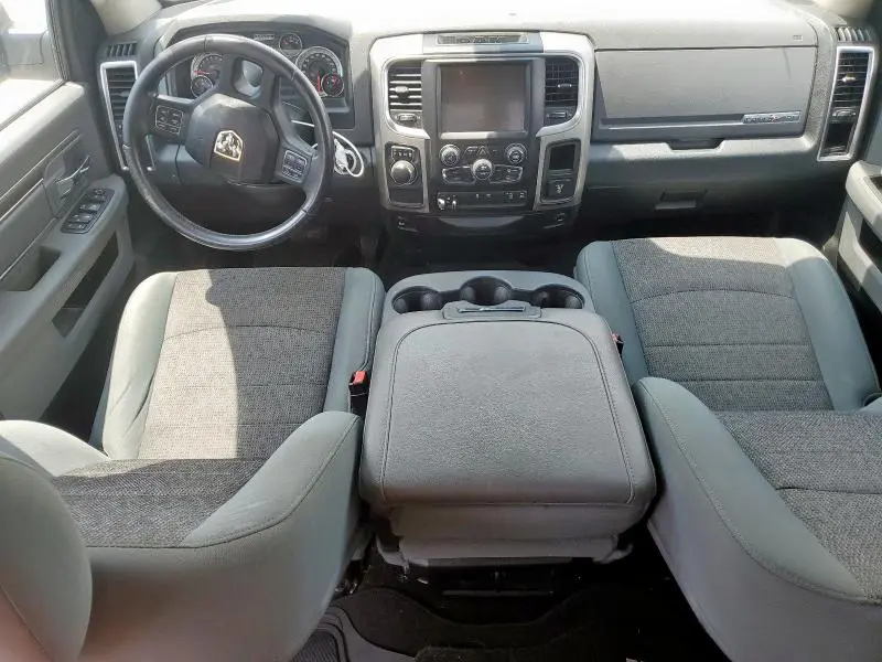 2017 RAM 1500 SLT  