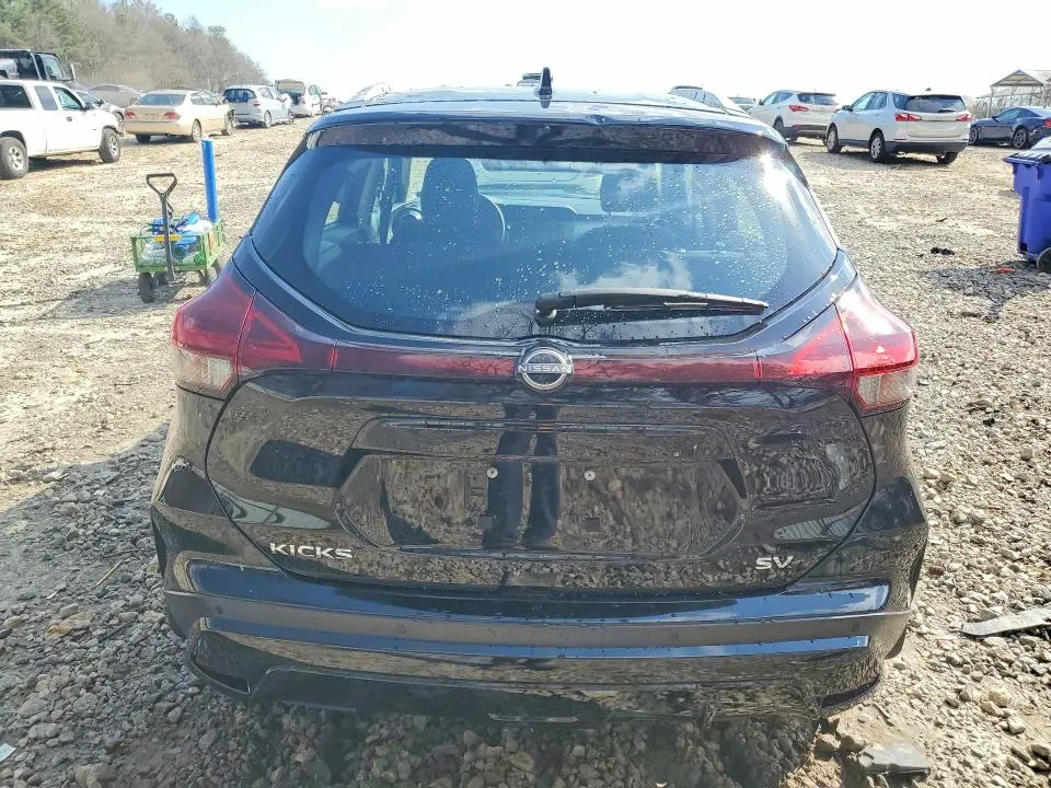 2022 NISSAN KICKS SV  