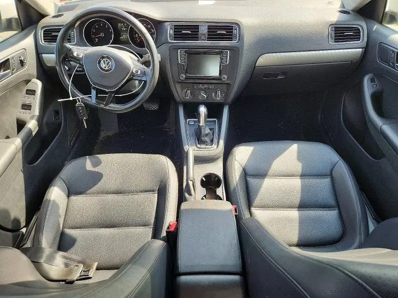 2016 VOLKSWAGEN JETTA SE  