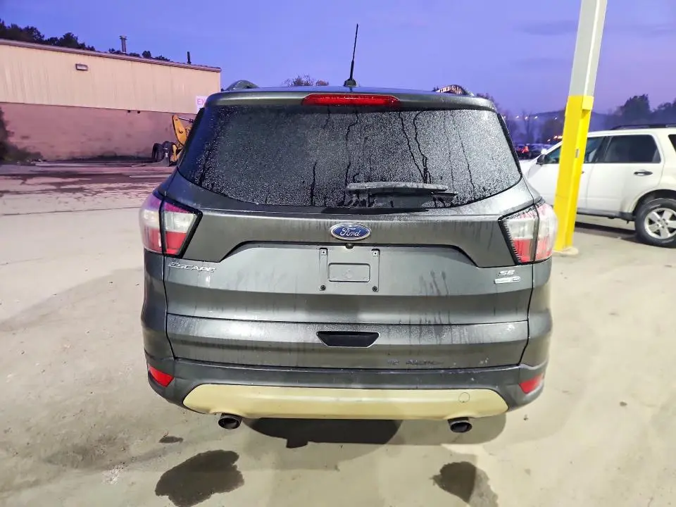 2018 FORD ESCAPE SE  