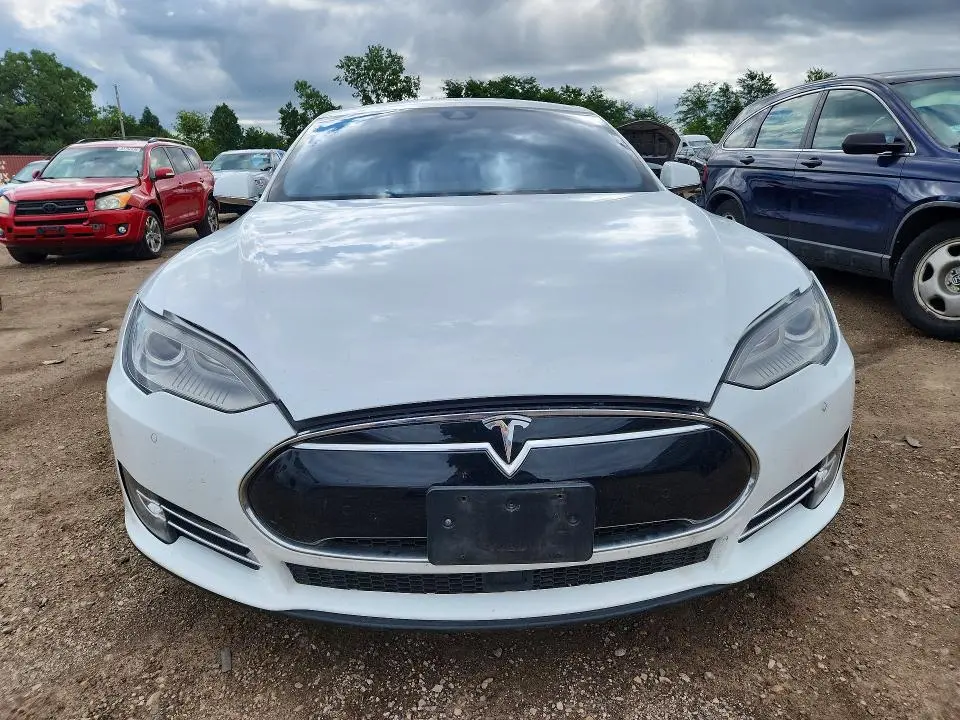2015 TESLA MODEL S 85D  