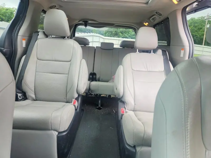 2016 TOYOTA SIENNA LIMITED 7-PASSENGER  