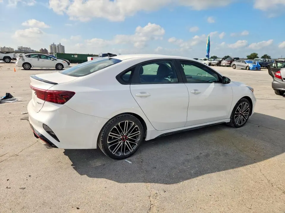 2023 KIA FORTE GT  