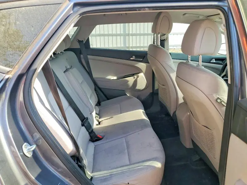 2018 HYUNDAI TUCSON SE  