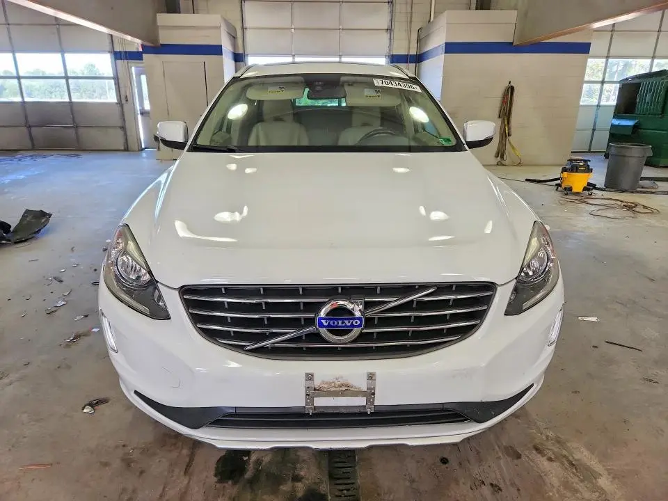 2015 VOLVO XC60 T5 PREMIER  
