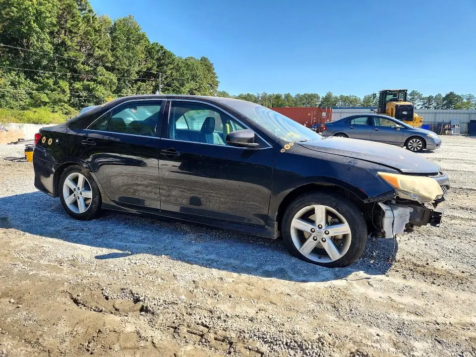2013 TOYOTA CAMRY SE  