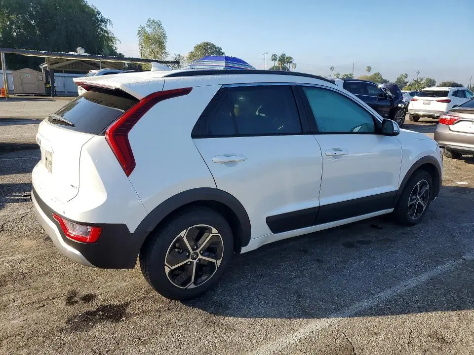 2024 KIA NIRO EX  