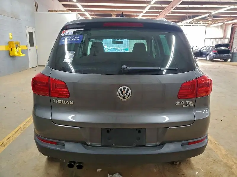 2015 VOLKSWAGEN TIGUAN S  