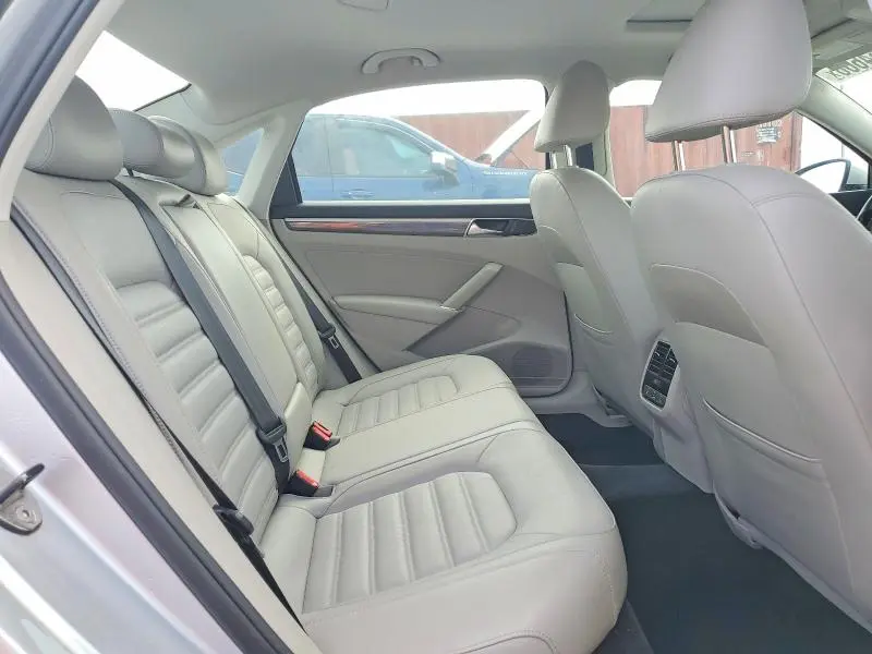 2017 VOLKSWAGEN PASSAT SEL PREMIUM  