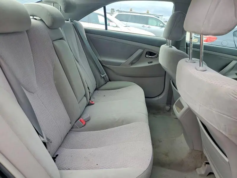 2010 TOYOTA CAMRY LE  