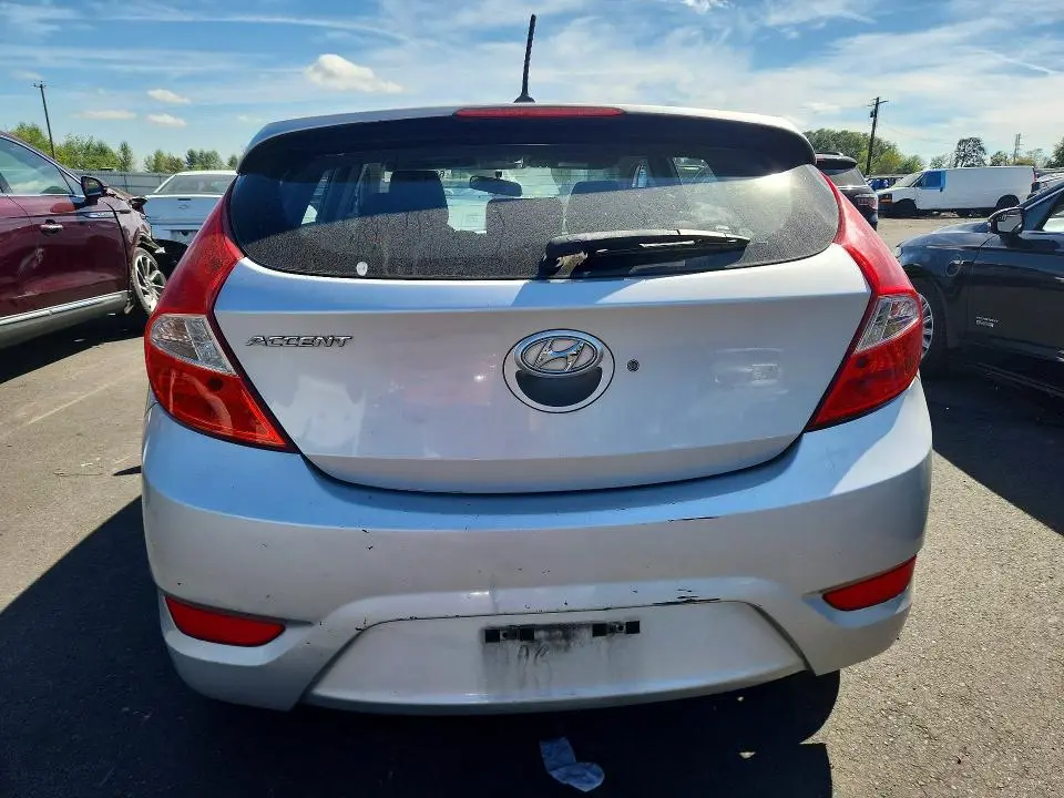 2012 HYUNDAI ACCENT SE  