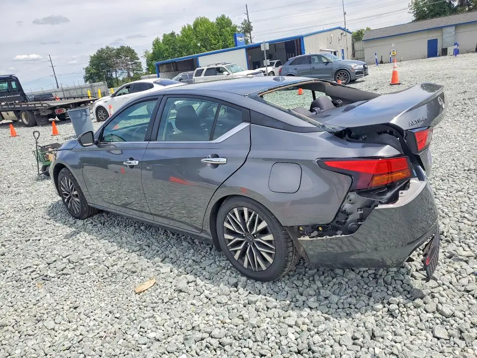 2024 NISSAN ALTIMA SV  