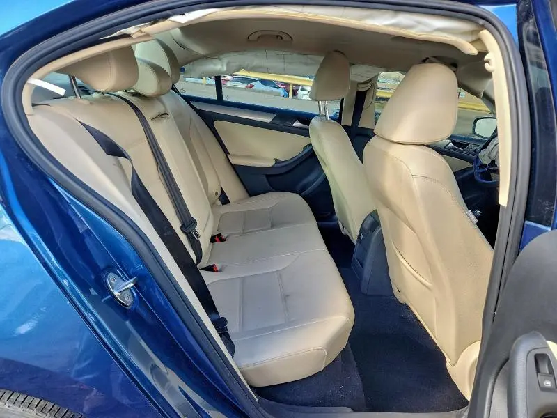 2017 VOLKSWAGEN JETTA SE  