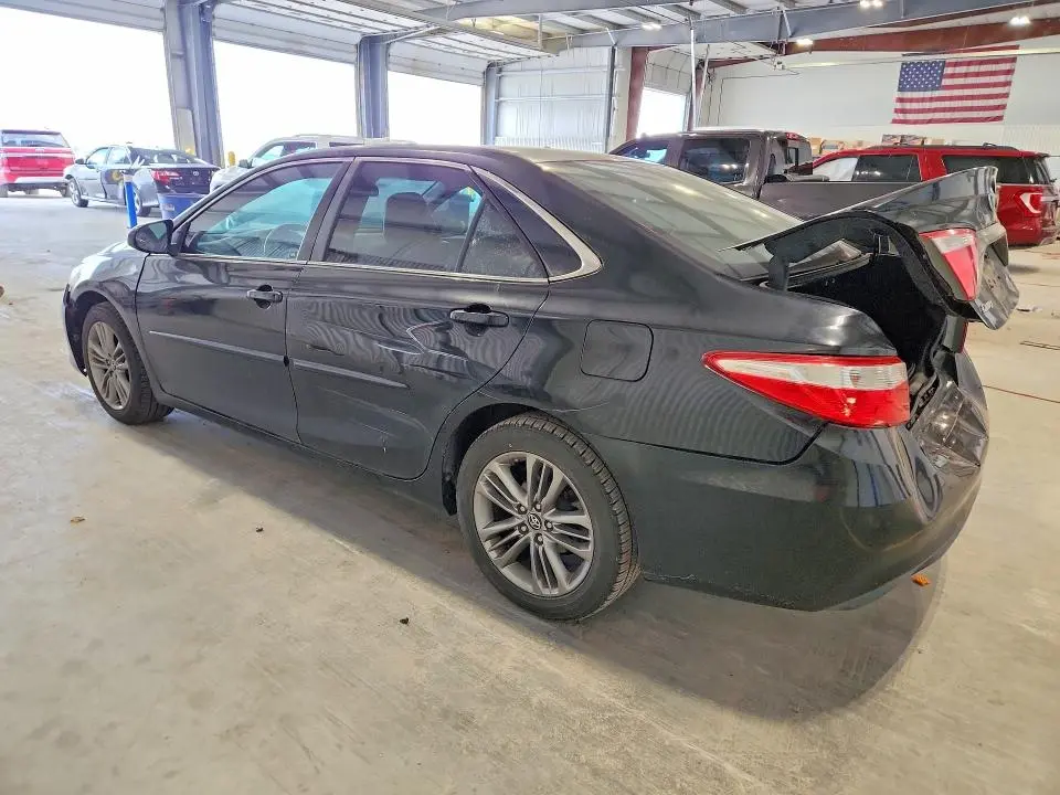 2016 TOYOTA CAMRY SE  