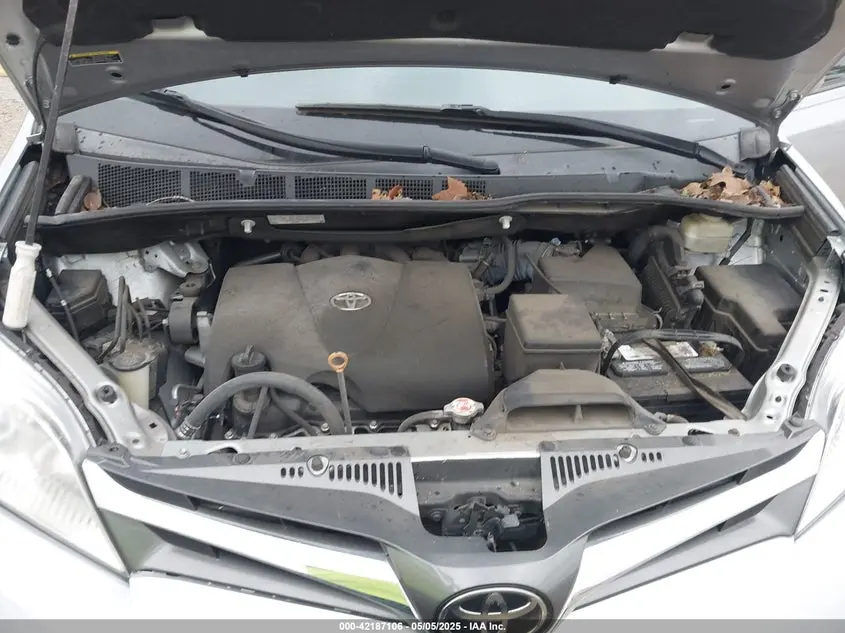 2019 TOYOTA SIENNA XLE 8 PASSENGER