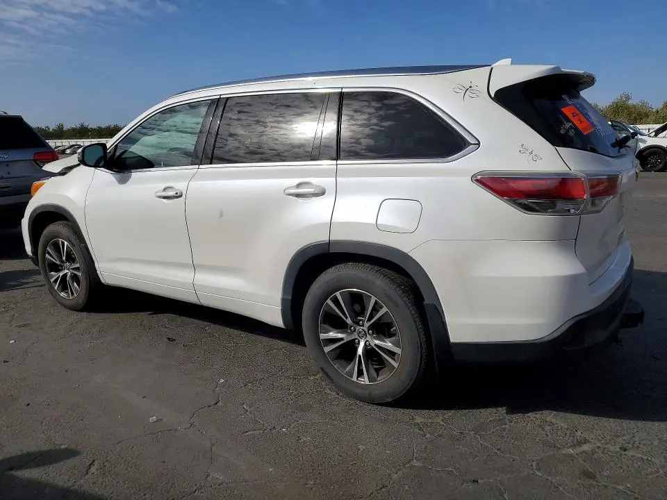 2016 TOYOTA HIGHLANDER XLE  