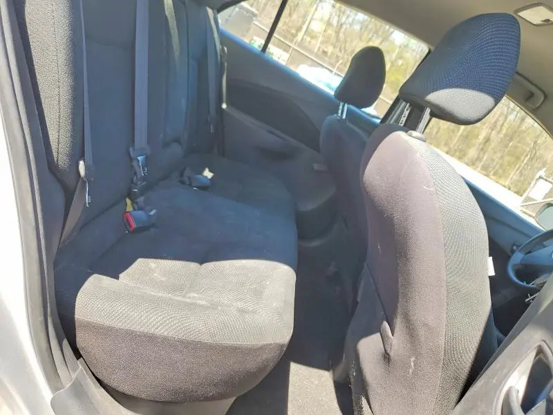 2010 TOYOTA YARIS BASE  