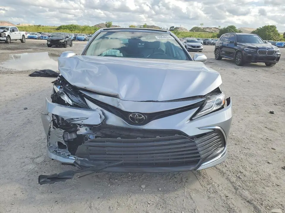 2023 TOYOTA CAMRY XLE  