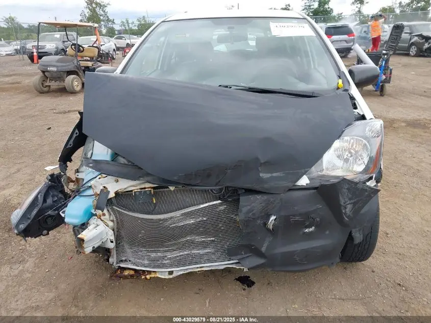 2010 HONDA FIT  