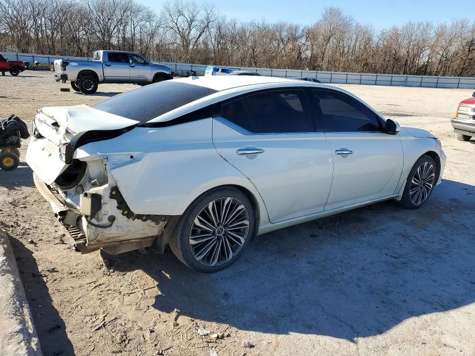 2023 NISSAN ALTIMA SL  