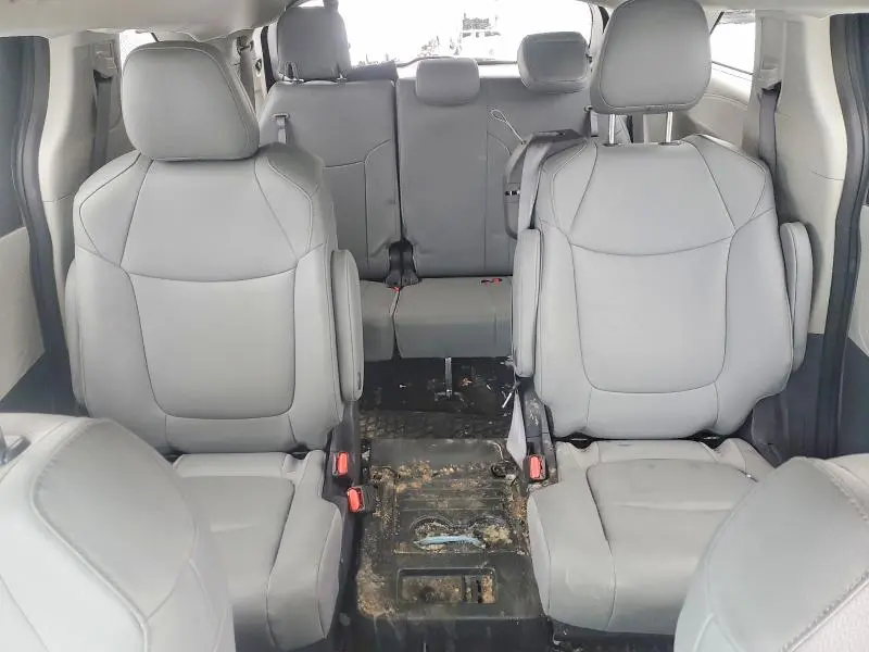 2024 TOYOTA SIENNA   