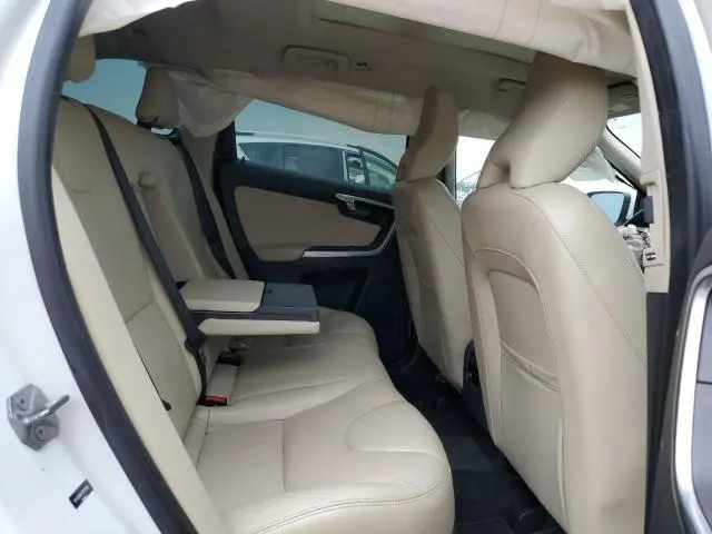 2016 VOLVO XC60 T5 PREMIER  