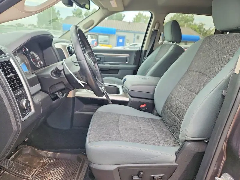 2017 RAM 1500 SLT  