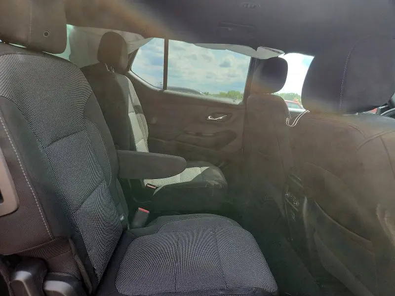 2023 CHEVROLET TRAVERSE LT  