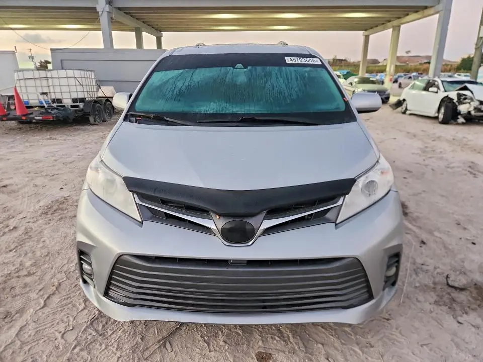 2020 TOYOTA SIENNA XLE 8-PASSENGER  