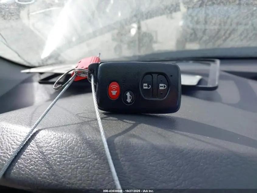 2011 TOYOTA CAMRY HYBRID  