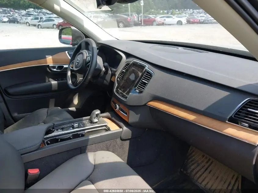 2024 VOLVO XC90 RECHARGE PLUG-IN HYBRID T8 PLUS BRIGHT THEME 7-SEATER
