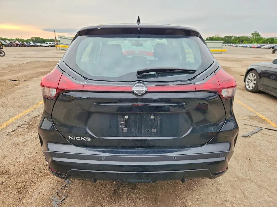 2023 NISSAN KICKS S  