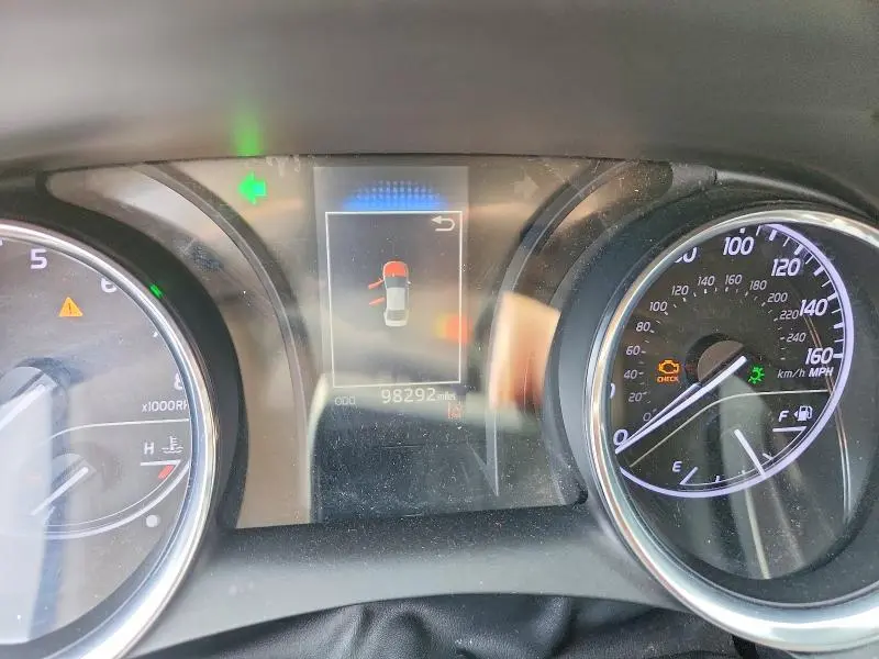 2019 TOYOTA CAMRY SE  