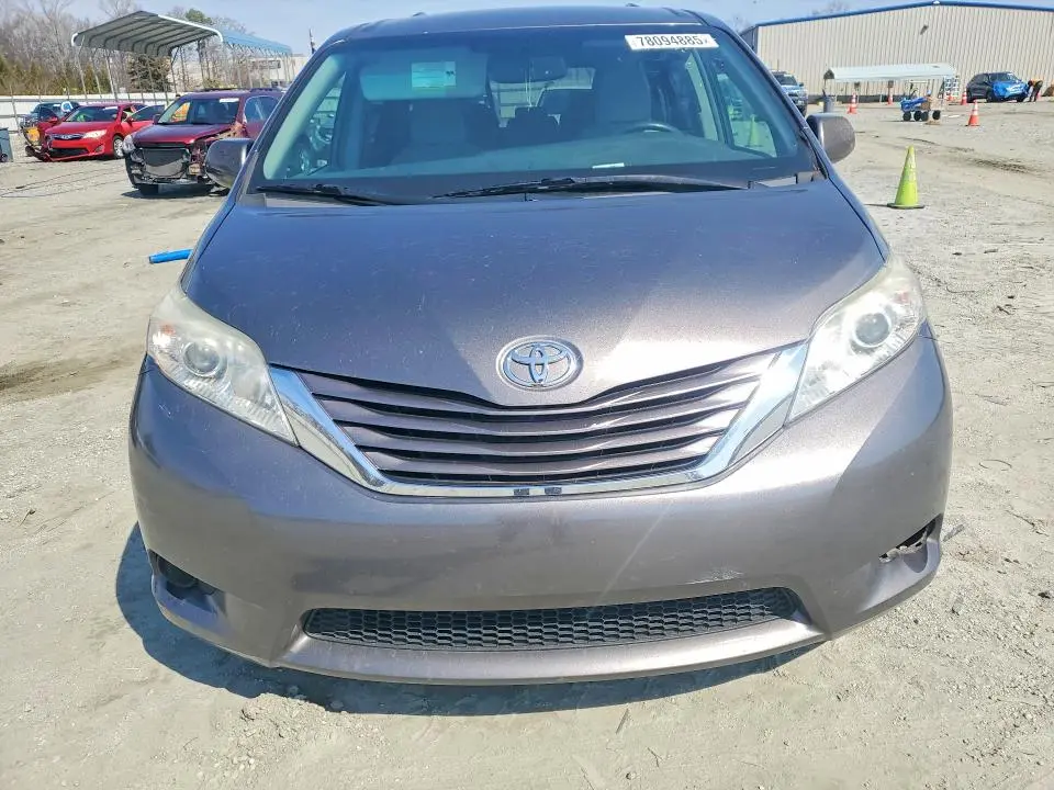 2016 TOYOTA SIENNA LE 8-PASSENGER  