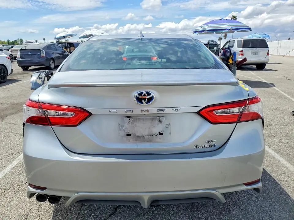 2020 TOYOTA CAMRY SE  